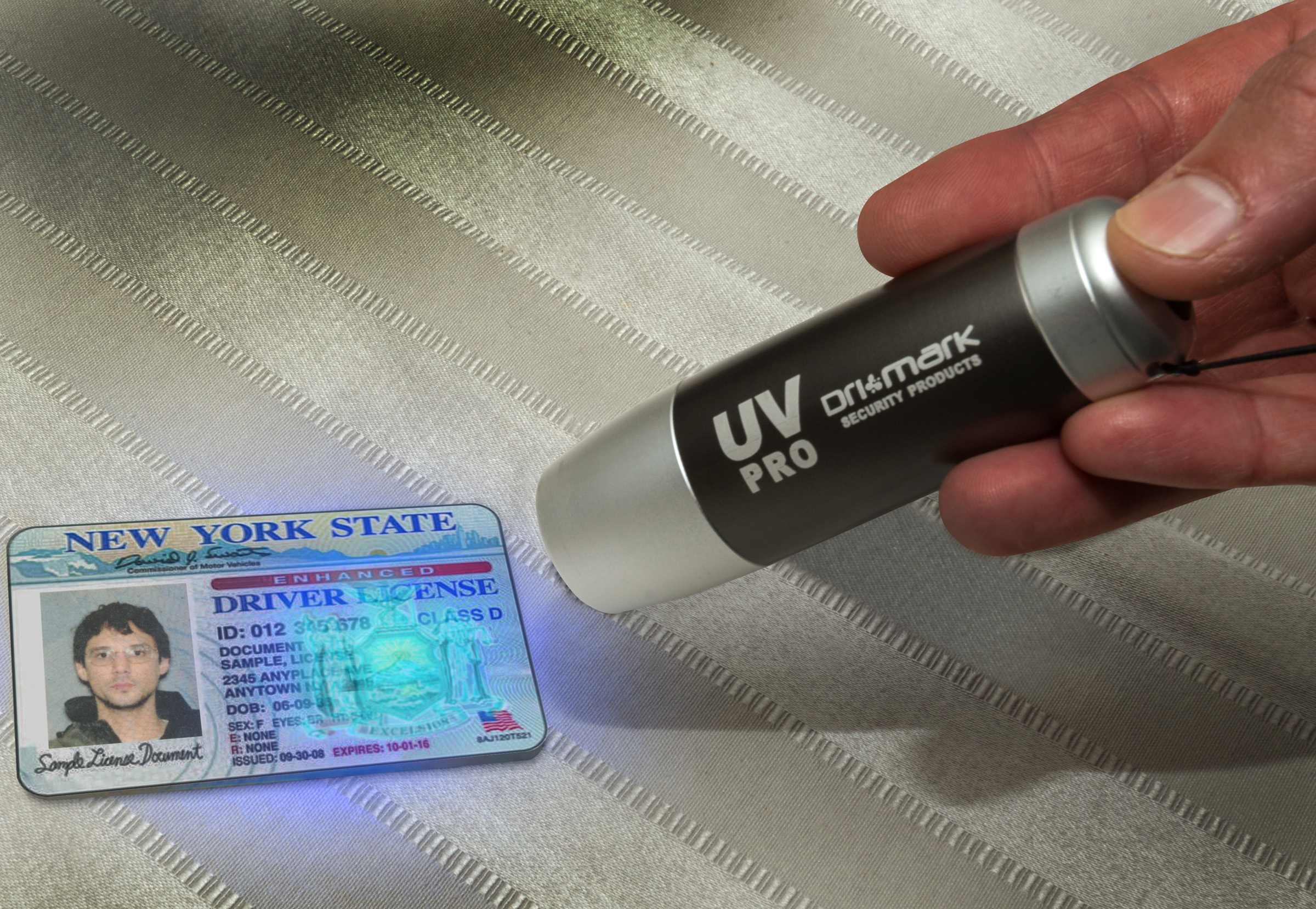 Single UV Pro with Batteries Drimark